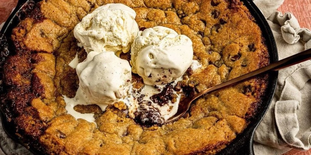 Here’s How to Make a Huge Gooey Chocolate Chip Cookie in a Skillet